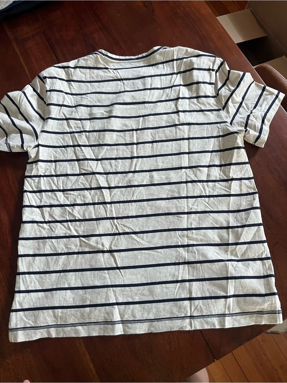 Men’s Banana Republic Striped T-Shirt | 100% Supima Cotton | Large | Cream Navy